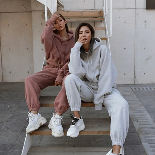 Warm Hoodie and Pants Set: Cozy and Stylish